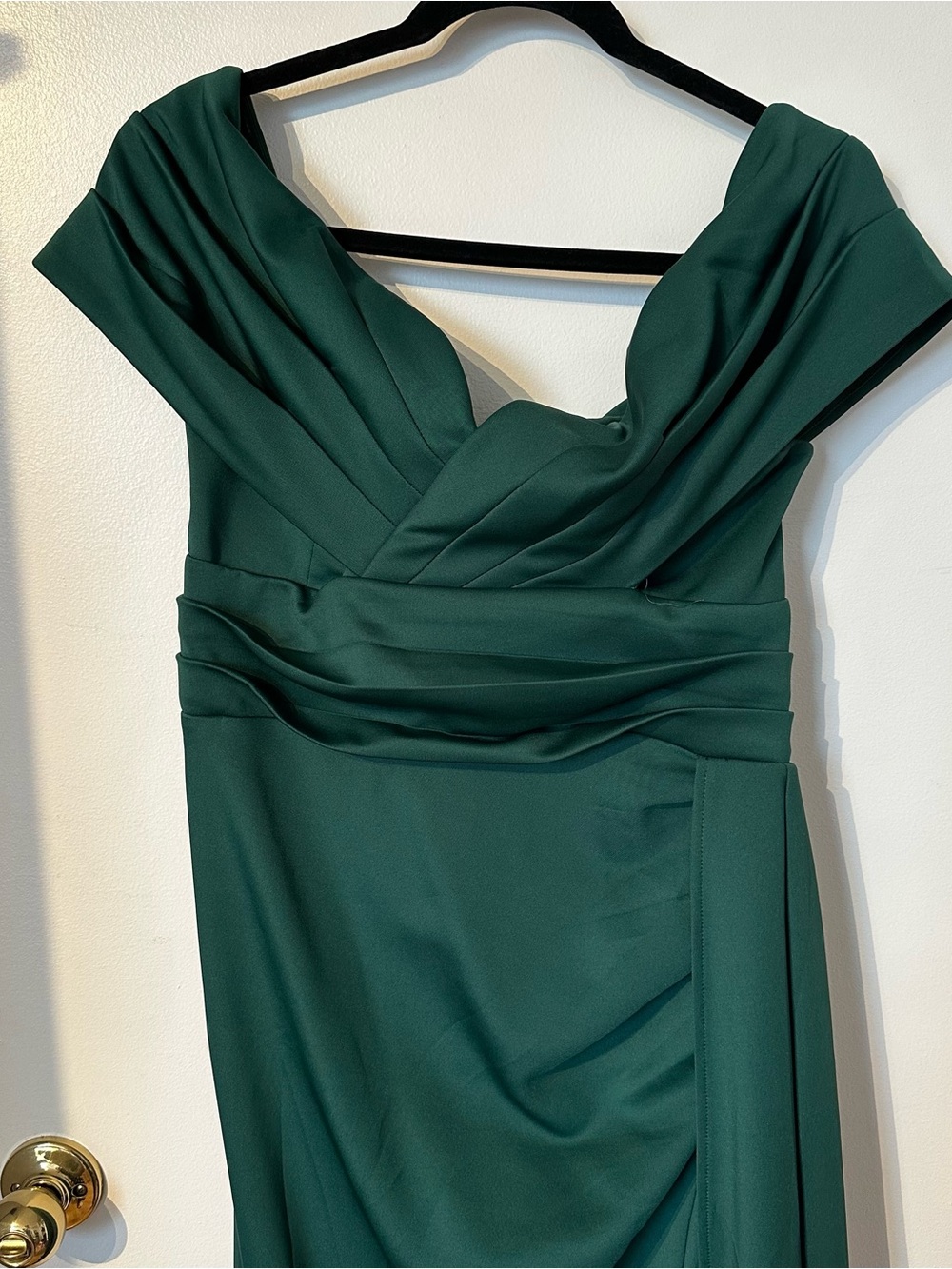 Women’s Elegant Off-Shoulder Emerald Green Evening Gown with High Slit size XL - Picture 6 of 10